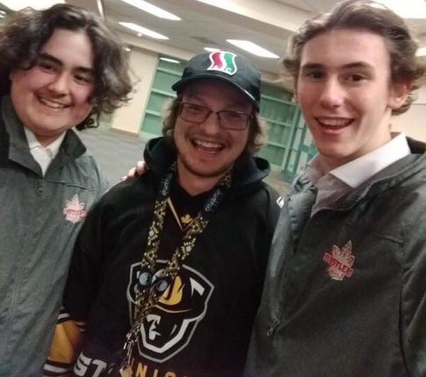 GuintherPlank's tweet photo. Thank you very much #a1rustlers and #ridgemeadow Minor Hockey for naming me an #Honorary #rustler good luck to @A1Rustlers and #southdelta in your 2019-20 season go have some fun out there both teams https://t.co/5jz1LP1kJw