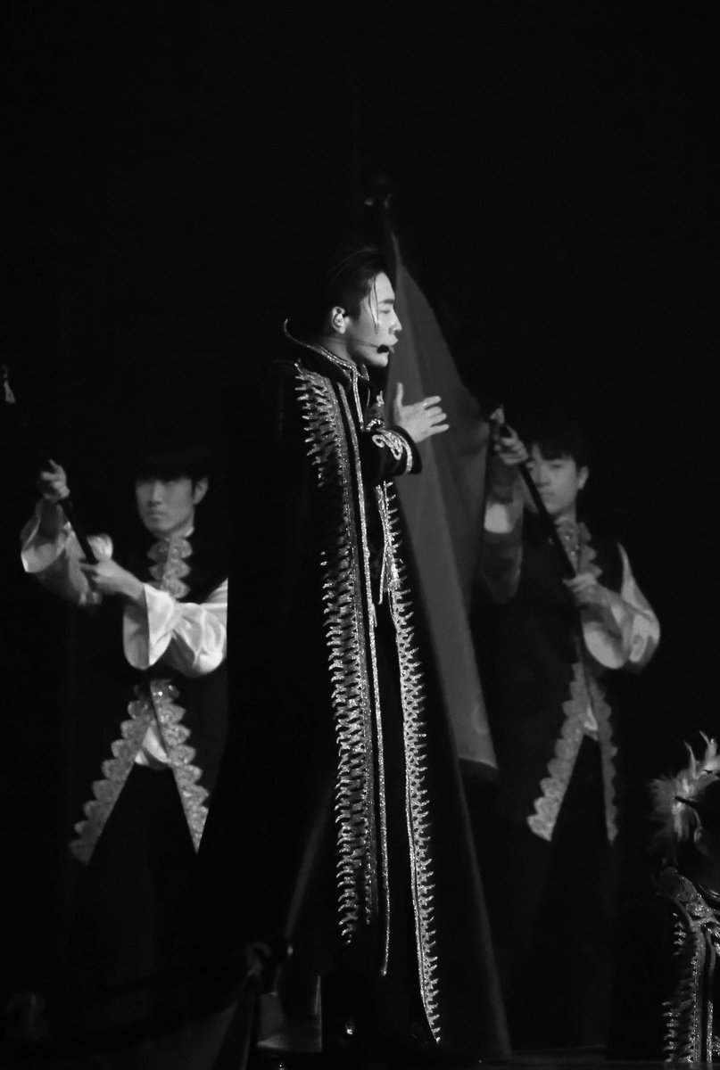 siwonips's tweet photo. My lord, my king, my Emperor lee ❤ #Donghae #동해 #SUPERSHOW7S [DeungDeung_Summer李东海]
📎https://t.co/ovC2wS6VmV
📎https://t.co/W2U83LPp0t https://t.co/gvRTX6IshN
