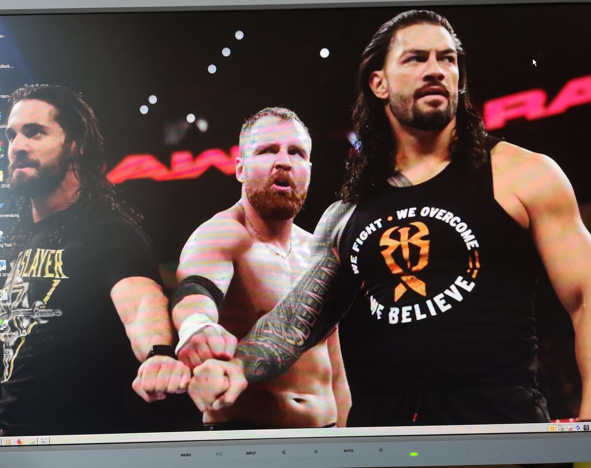 automotor16's tweet photo. Good morning #RomanEmpire 🌞🌞🌞🌞 my screen today ❤️❤️❤️ #TheShieldisback 😊 #TheShield #RomanReigns #DeanAmbrose #SethRollins https://t.co/bXpTcy7RoK