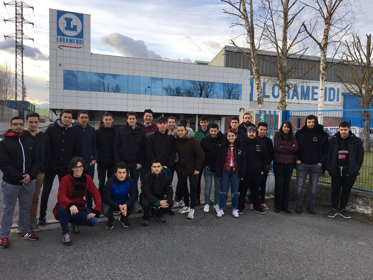 ST3_Mendizabala's tweet photo. Hoy visitamos Loramendi de la mano de Miguel Iriondo. Diseño, montaje y puesta en marcha de moldes de arena. 
#1ARI3 @ikaslanaraba @MendizabalaFP 
https://t.co/6kViMoAZnc https://t.co/VgeeG0nxZv