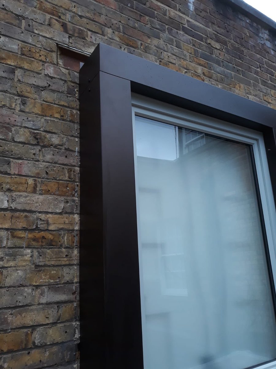 smith_micksmith's tweet photo. Fantastic install of Oriel Window boxes on a SW London project #ICBFabrication #JHSpecialistroofing #AdamsRow https://t.co/9mpYq8LBgF