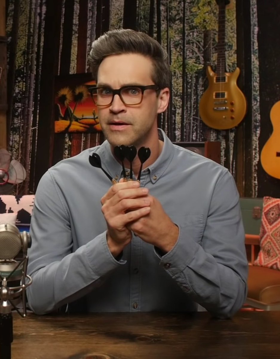 BestofLink's tweet photo. Hey guys, sorry for my absence the last few days, but I'm back! I love when he makes that face 🤨😁😍😍😍😍 https://t.co/lyDlGeCjJT