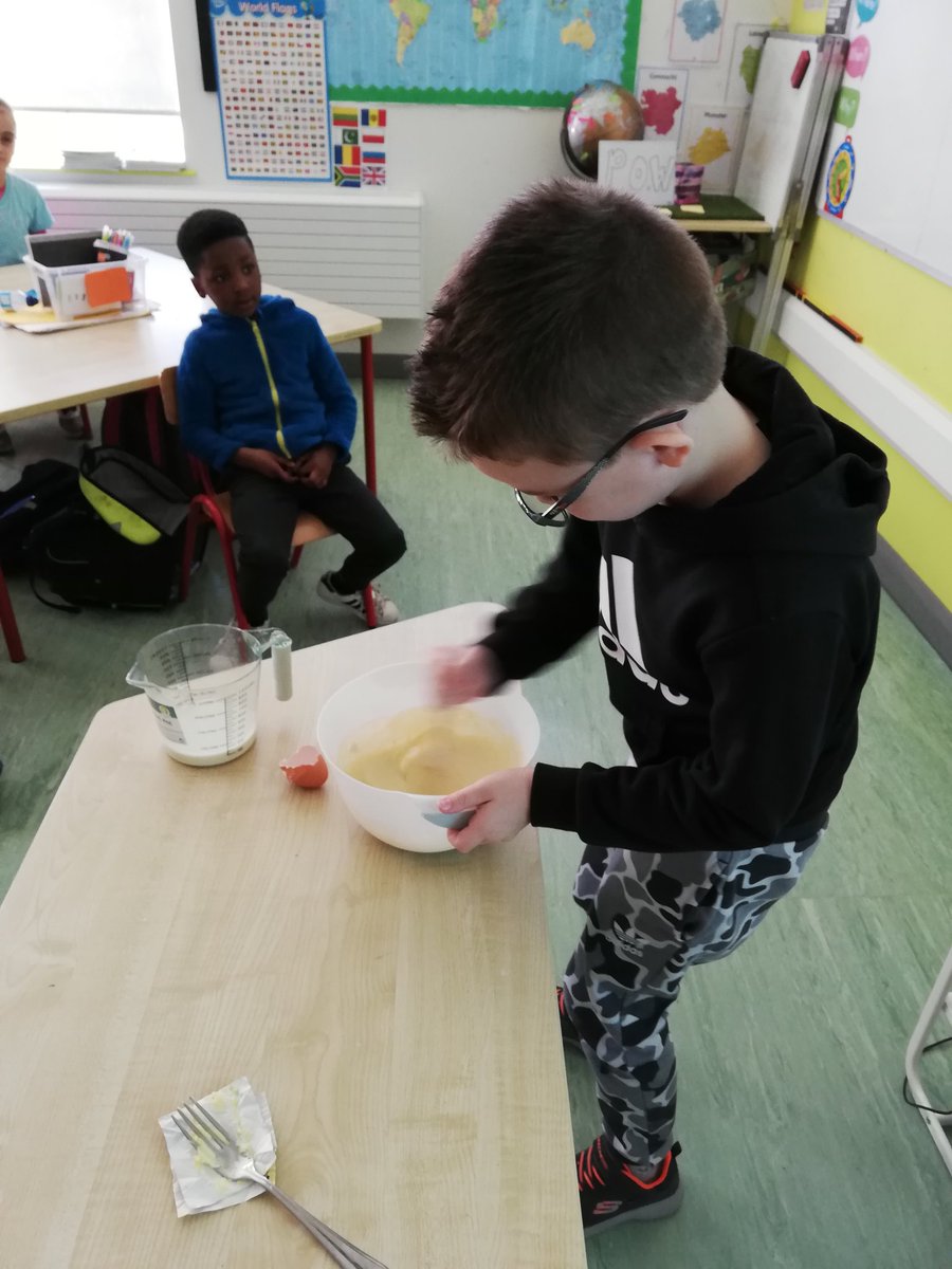 1stErica's tweet photo. Yummy yummy. Yesterday we looked at how we make pancakes and what happens to the ingredients when they are all mixed. Ask us what ingredients we need to make pancakes? https://t.co/HQjLVdC9rn
