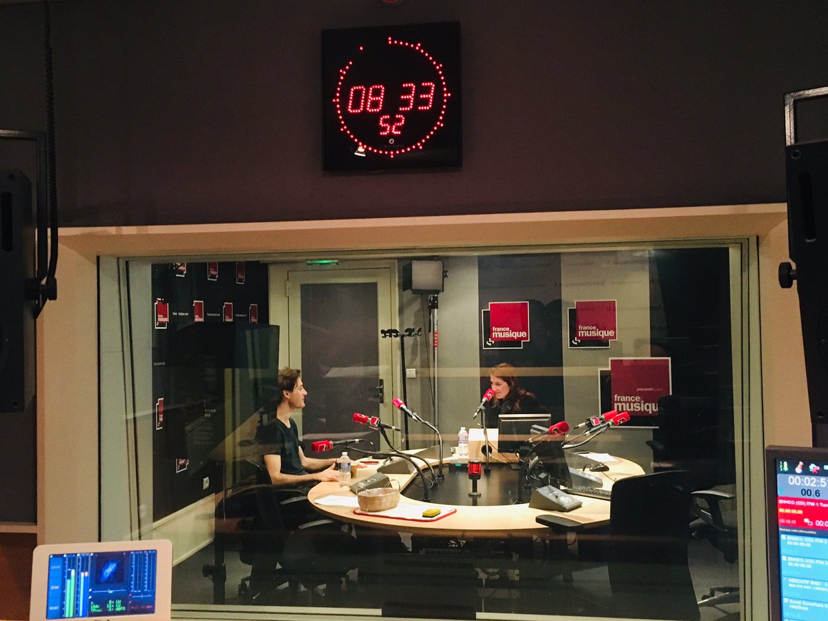 stephanegrant's tweet photo. @francemusique le 7/9 @saskiadeville @ThomasEnhco #studio141 🎶💥 https://t.co/xK9ViF8j8J