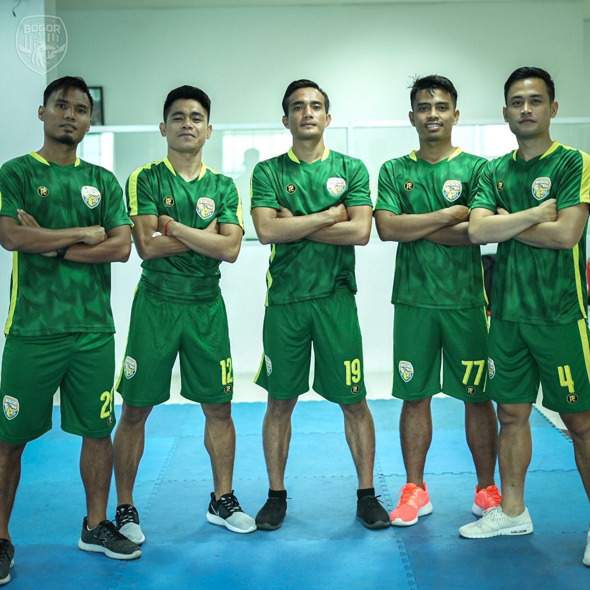 Beberapa saat sebelum disuntik untuk cek medis 🙈💉