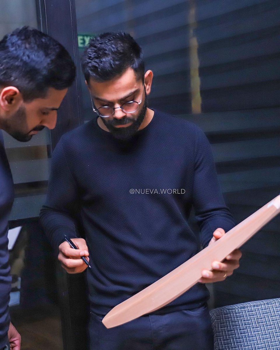 nueva_world's tweet photo. Congratulations to the champ &amp; the whole team for an astounding performance &amp; victory in #2ndODI between #INDvsAus 🇮🇳

#TeamIndia #IndianCricketTeam #ViratKohli #IndiaVSAustralia #Nueva @imVkohli https://t.co/HTqARuK1T3