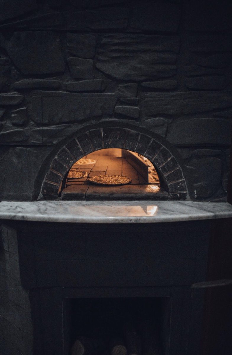 Odun fırınında pişen pizzalar 🍕🔥 #dante #dantebysariket #food #meal #pizza #cooking #oven #lifestyle #delicious