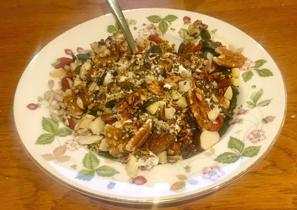 CFlutsch's tweet photo. Grain free cereal!
#paleo #primal #breakfast #vegetarian #realfood #slowdood #cleaneating #seeds #nuts https://t.co/WqDU00ruJv
