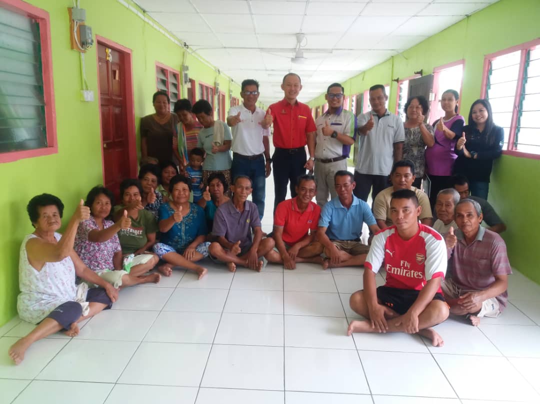 ChaiDennis's tweet photo. 6 Mac 2019 : Terima kasih warga Rumah Imau, Tanjong Engkilili, Sri Aman atas layanan yang mesra semasa saya singgah dalam lawatan kerja pada hari ini.. Semangat permuafakatan yang baik di kalangan warga ini.. https://t.co/lARWFIVL48