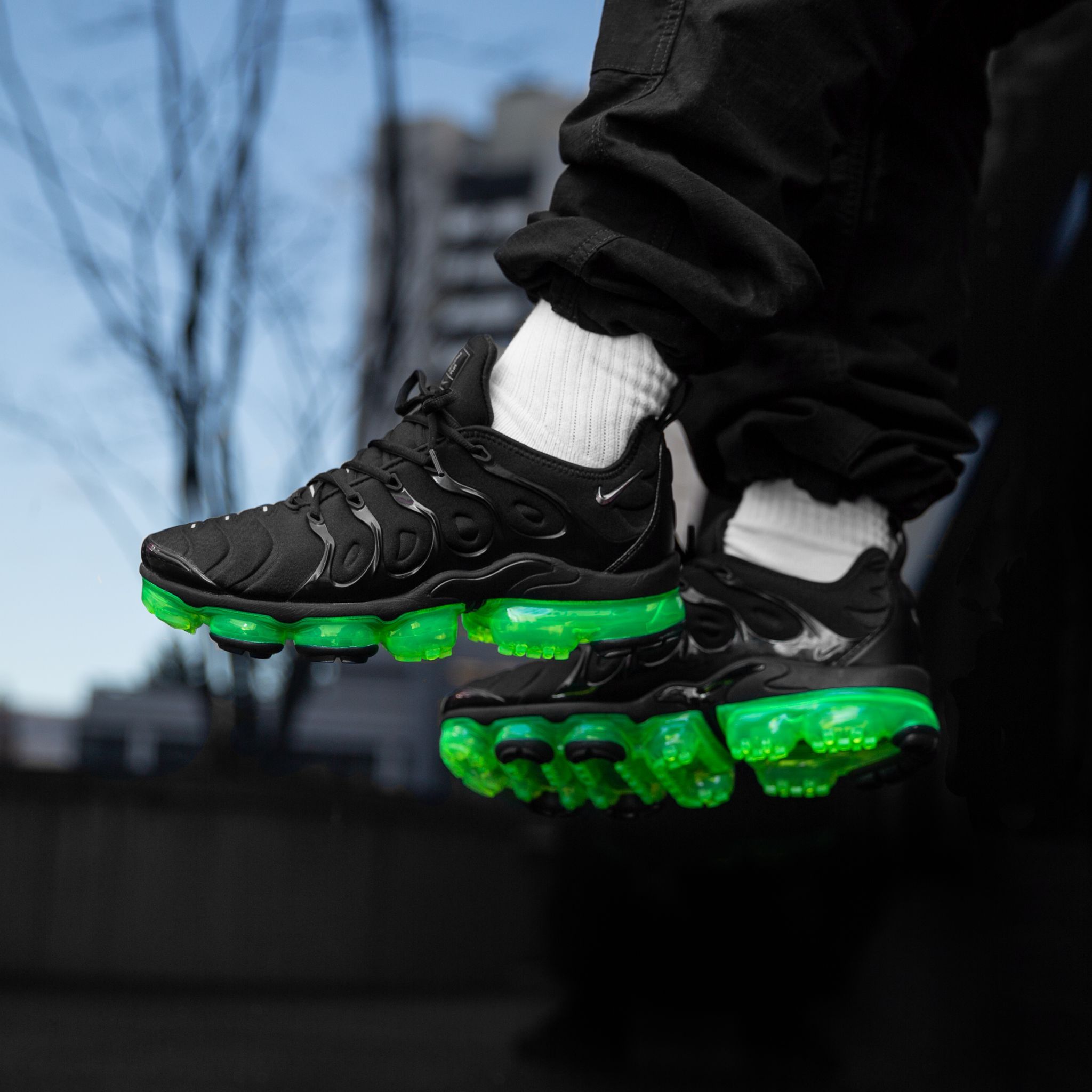 vapormax plus black reflect silver volt