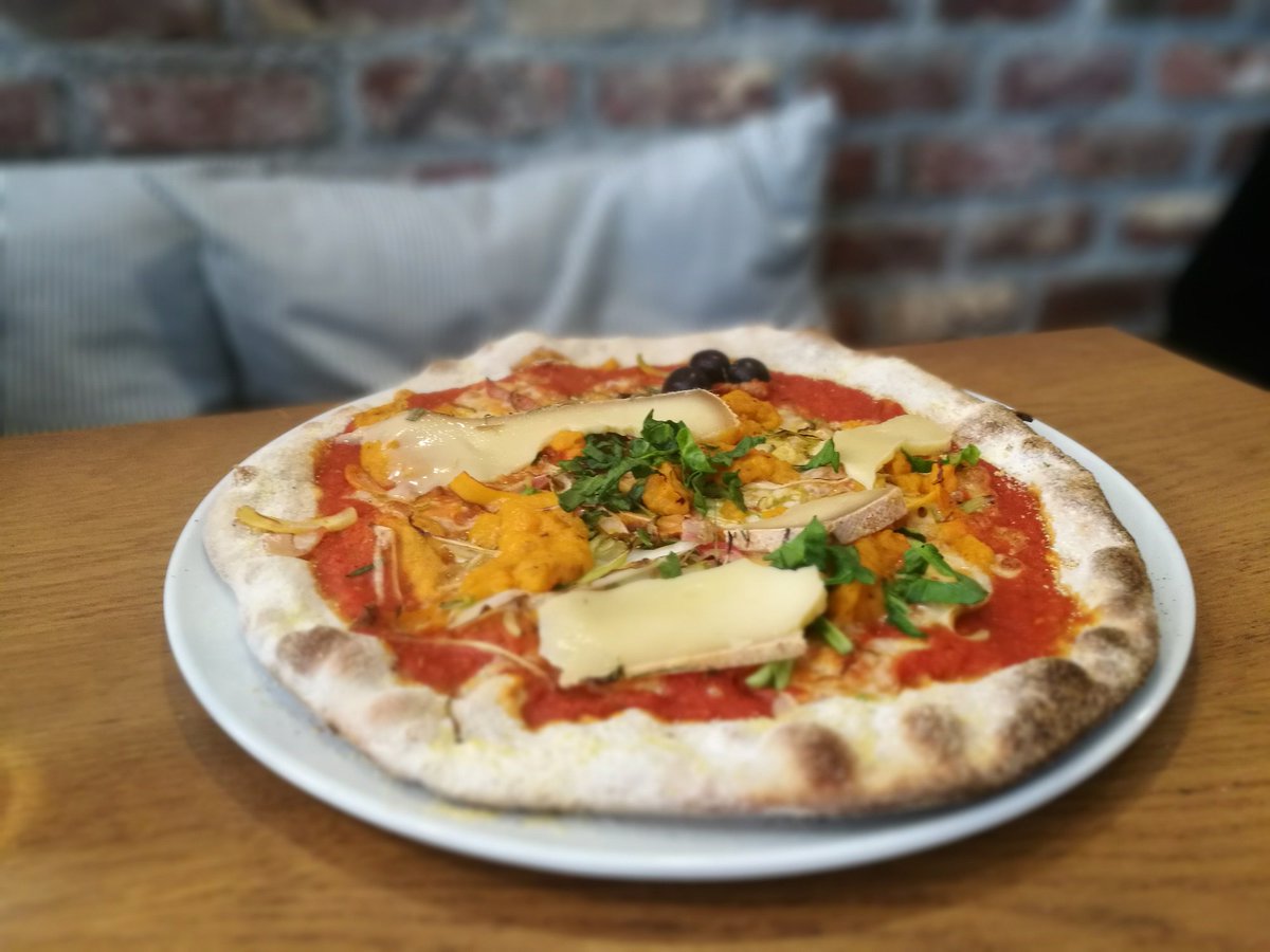 Pizzas &amp; ravioles originales chez HAPE à #Lyon tourissima.fr/hape-lyon-1-ma…
