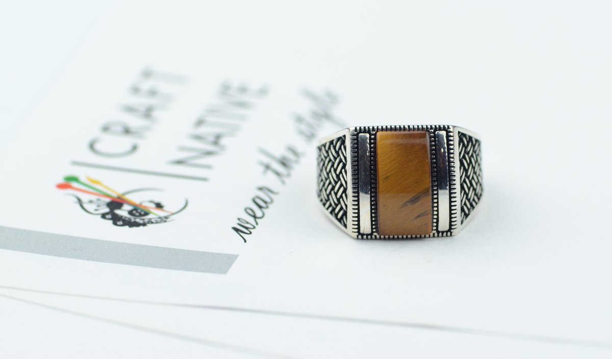craft_native's tweet image. Mens Vintage Tiger Eye Aqeeq Ring Agate Sterling Silver 925 Ring
The ring showcases an elegant design with unique Beautiful Brown Tiger Eye Agate stone. #gemstones #Tigereye #vintage #menswear #Timeless  #sterlingsilver #ring #artisan #carnelian #craftnative #gift #stone #gemring