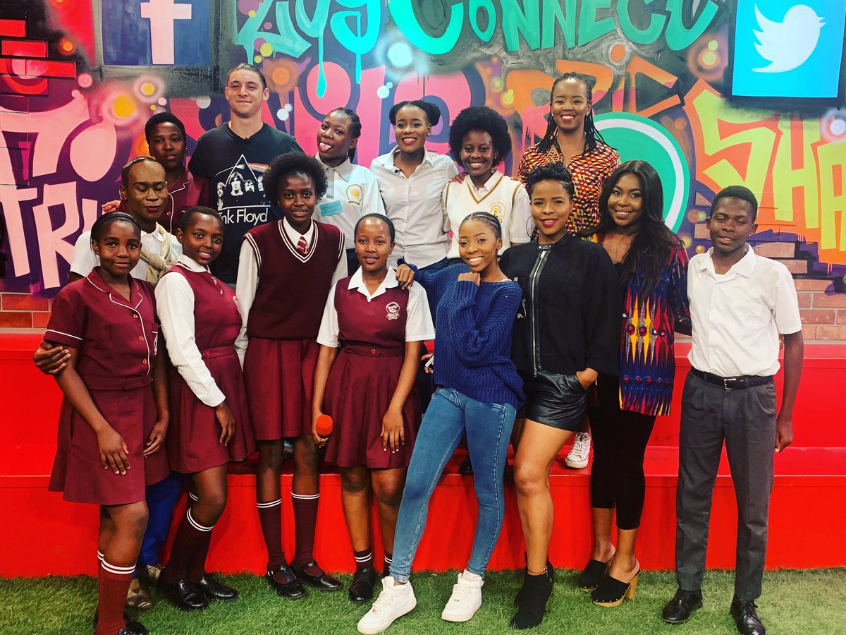 YotvLive's tweet photo. Yesterday’s Talk Tuesday was phenomenal! Comment below with the one thing you learned from our “Girl Boss” episode 👇
#YoTalk https://t.co/hlMitfjPz3