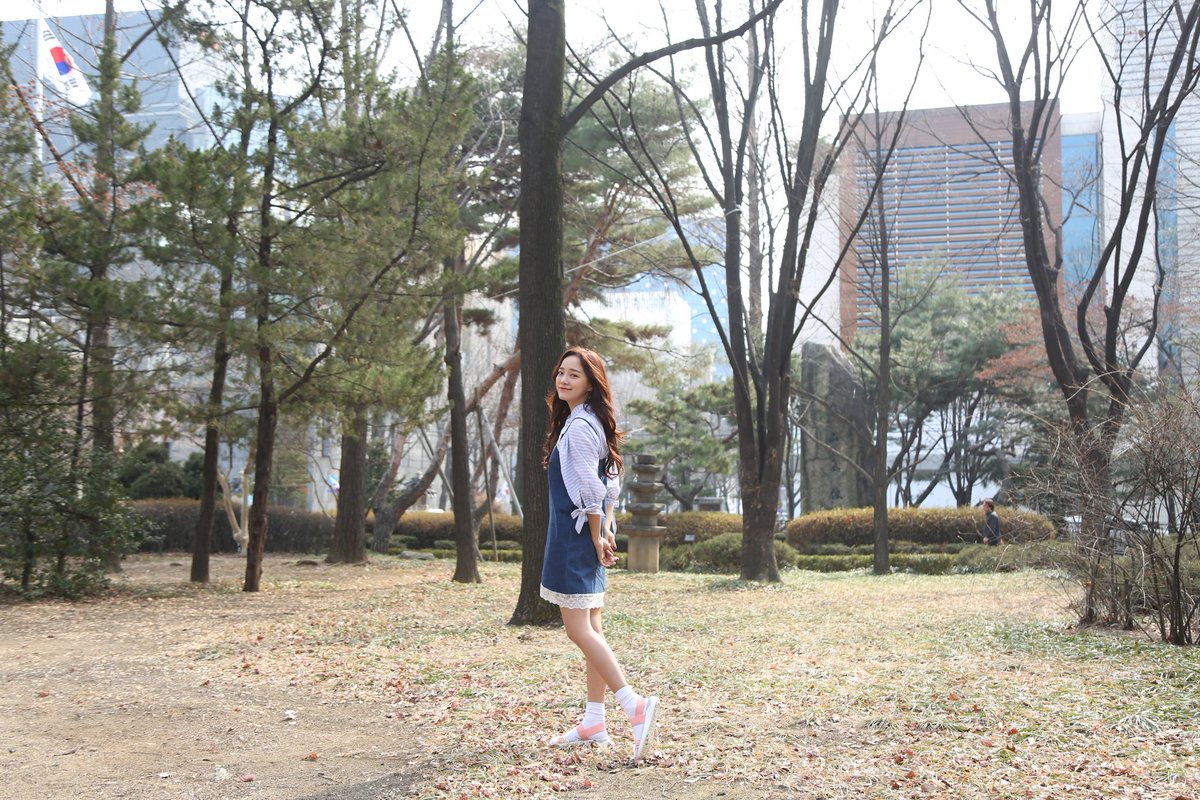 gu9udan's tweet photo. [#세정] 봄봄봄 봄이 왔어요~ 저의 상큼한 봄스타일링😉 올봄은 샌들에 양말패션이 트렌드라구요.. 예쁜 양말과 함께 신은 산뜻한 색상의 크록스 라이트라이드 샌들이 봄을 불러요💛 @crocskorea
#봄에는크록스 #크록스
#LiteRide #라이트라이드
#구구단 #김세정 #ootd #SS19
#CrocsAndSocks #스��일팁 https://t.co/1u9NLcVTt4