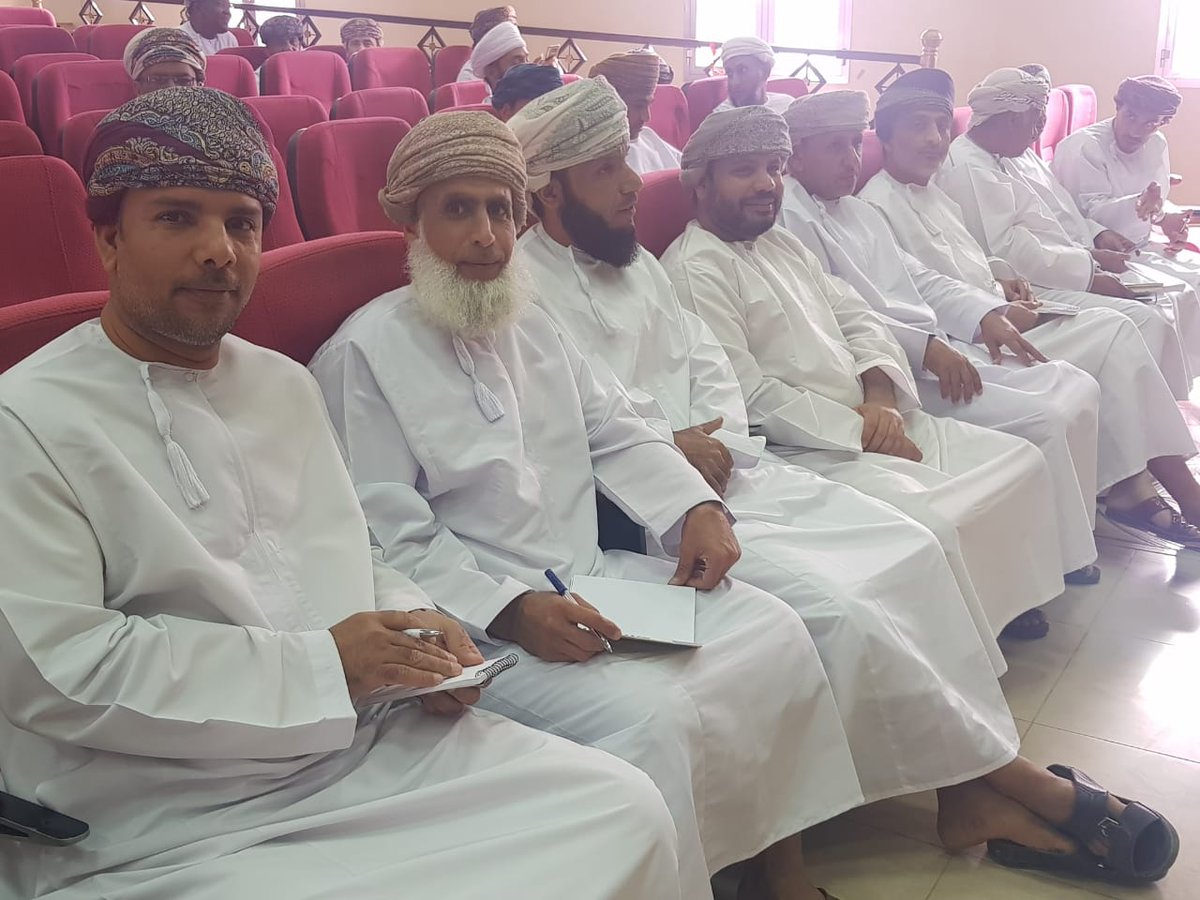 #حملة_قرارك_مستقبلك
استمرار الزيارات التوعوية لحملة (قرارك مستقبلك)، اليوم بمحافظة جنوب الباطنة بولاية الرستاق، بحضور 140 أخصائي وأخصائية توجيه مهنهي بالمحافظة. #مركز_القبول_الموحد