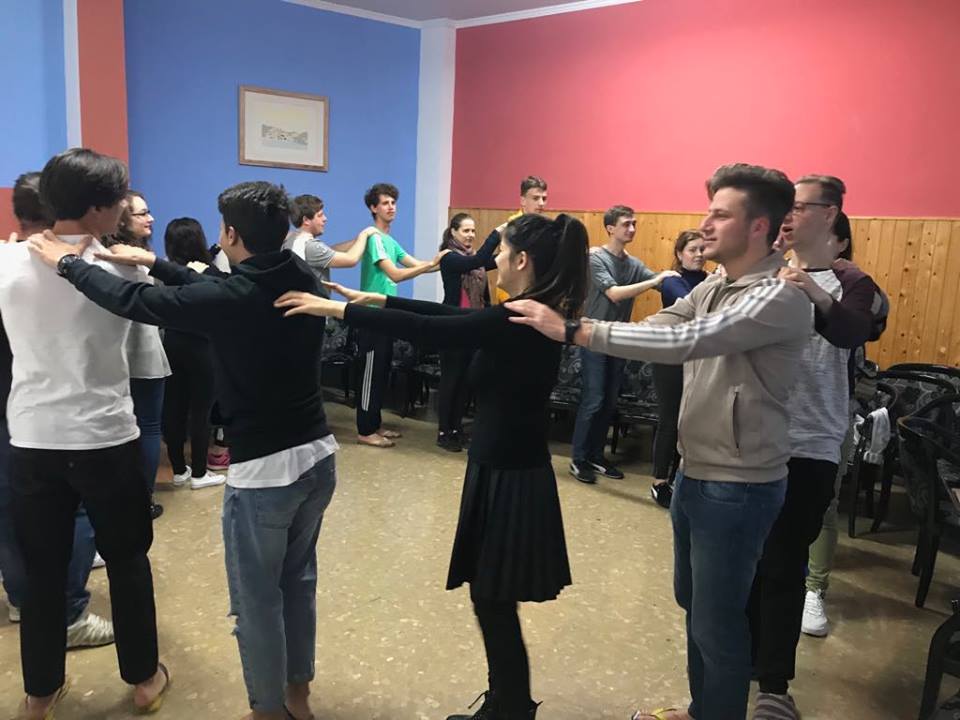 PROJUVEN's tweet photo. ✅Origins and causes of #Islamophobia
During our afternoon session we also had the chance to visit Asociación Humanitaria Al Emigrante and learn more about their work in the field of #emigration 
#ErasmusPlus #youthworkers #youth #KA1 #trainingcourse #Torremolinos #Málaga https://t.co/VC7o1QNbEa