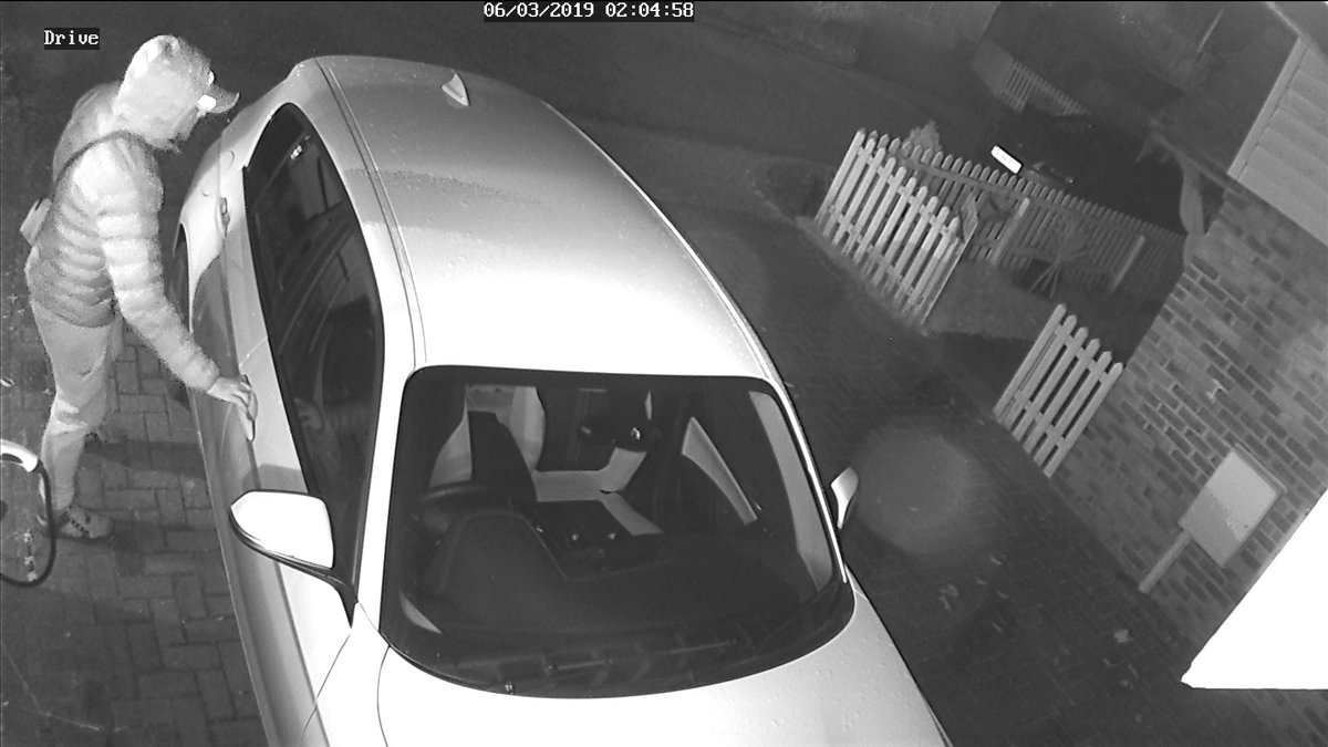 barneytrouble33's tweet photo. Great response from @kent_police last night. After some low life tried most of the car doors in our street in Ashford.  There 8 minutes after my call. Many thanks. https://t.co/oP3E6XuNXx