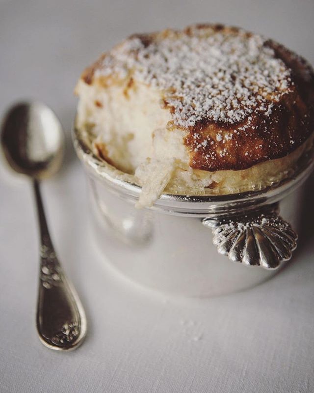 michelguerard's tweet photo. Aujourd’hui, la cuisine vous propose ... des nuages ☁️ | Clouds on the Menu today !
Merci pour cette délicieuse 📷 @anneclaire.heraud 
#lespresdeugenie #eugenielesbains #relaischateaux #hellofrance #deliciousjourneys #pastrychef #souffle #michelinstar… https://t.co/8uqST2VlMI https://t.co/fjXjAzGtjf