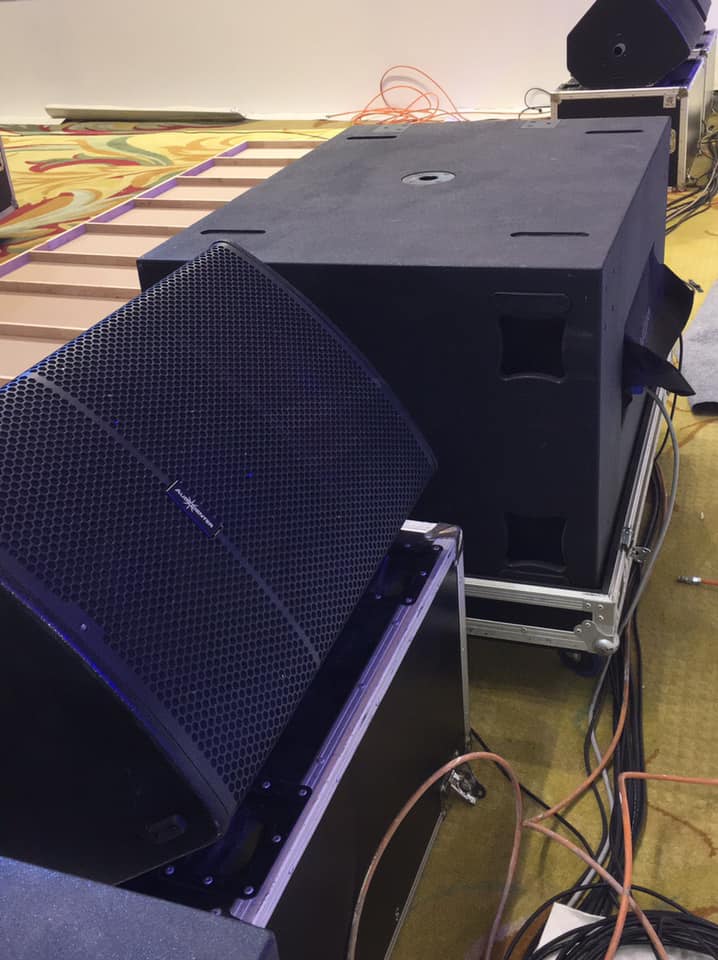 AudiocenterPro's tweet photo. Miss Motor Show 2019
#Audiocenter in Thailand
#AudiocenterKLA212DSP(10 unit)
#AudiocenterKLA218DSP(8 unit)
#AudiocenterEA515(8 unit)
Thanks Paravat Saiparnthong for sharing the event and photos to us! https://t.co/Mp5w9d3vnv