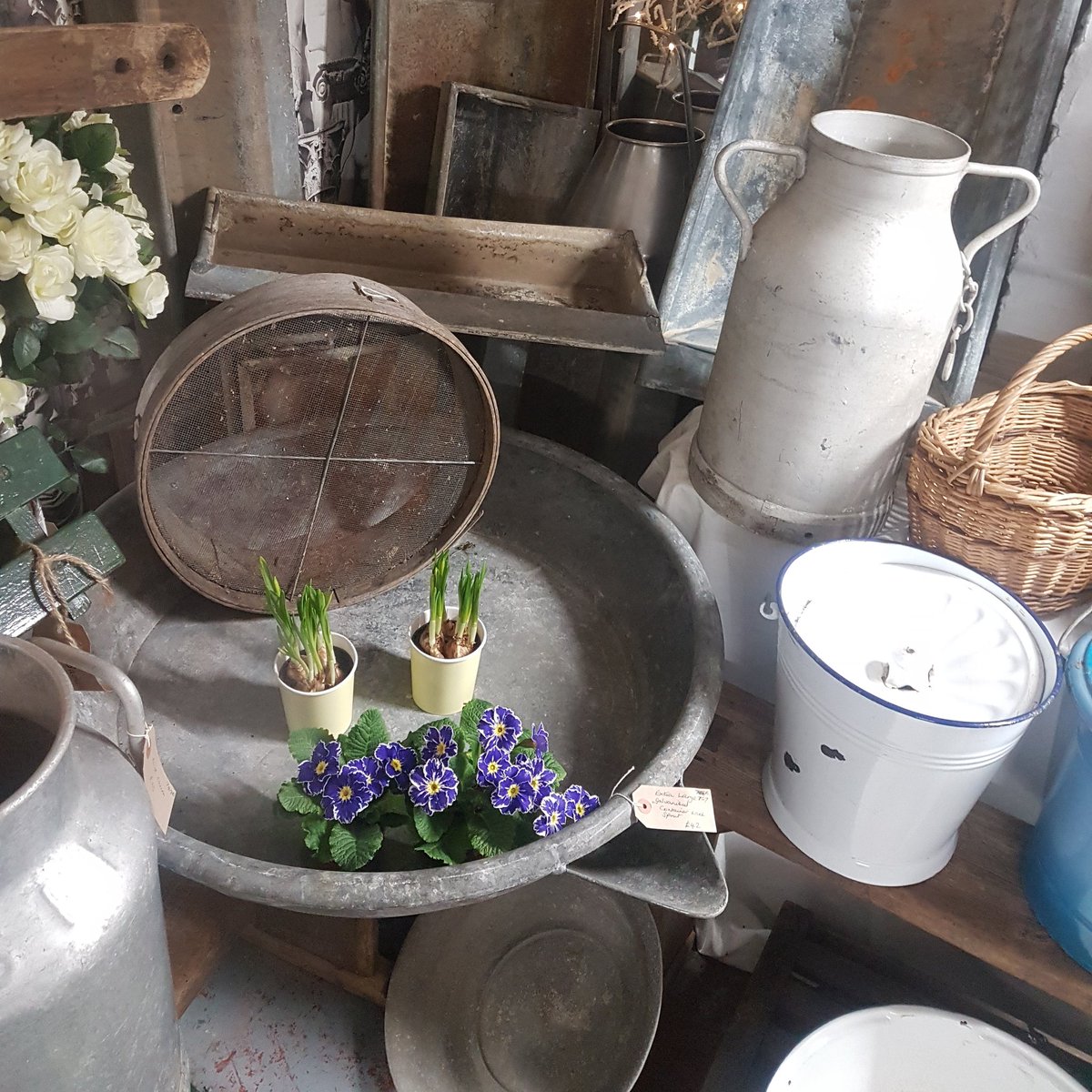We are all for recycling at maison de clements, all my stock is secondhand and i love it when a customer finds another use for what the item was previously used for 
#vintage #UpcycledHour #shopdisplay #sosuffolk #bestofsuffolk #vintageshop #claresuffolk