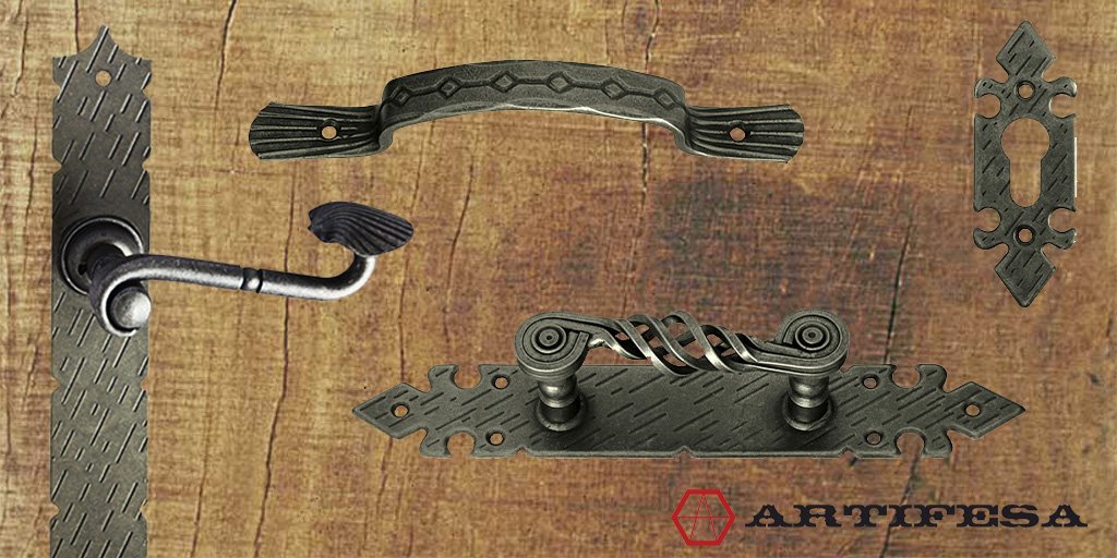 El NÍQUEL ENVEJECIDO es un acabado decorativo que resalta todo el trabajo realizado a la pieza así como la pureza del propio material, dando como resultado una excelente estética para nuestros herrajes rústicos. #herrajes #ferretería #níquel #rústico #manillas #tiradores