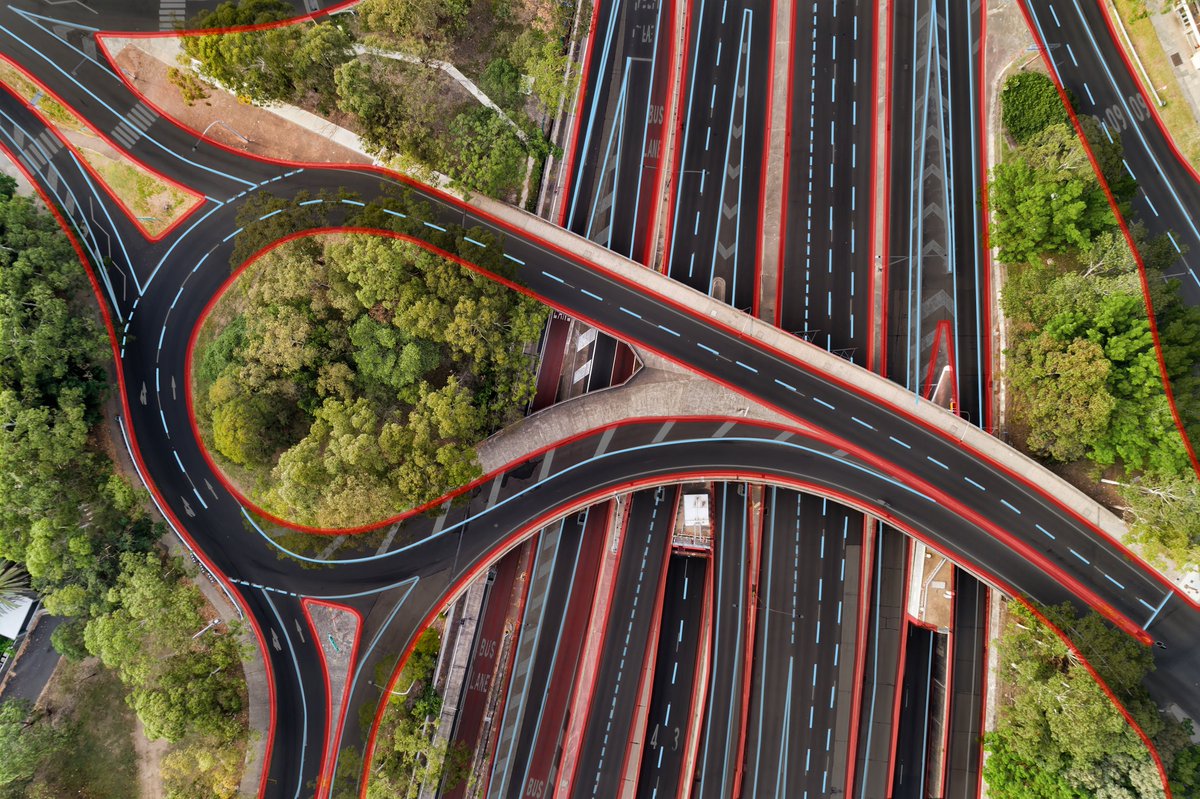 TomTom's tweet photo. We’ve secured market leadership in HD Mapping as we’ve closed deals with multiple top-10 carmakers, proving the quality and robustness of our products for automated driving. Learn more: https://t.co/JmHPUw3Ien #TomTomHDMap #TechnologyforaMovingWorld https://t.co/2Gr2Xv4lVQ