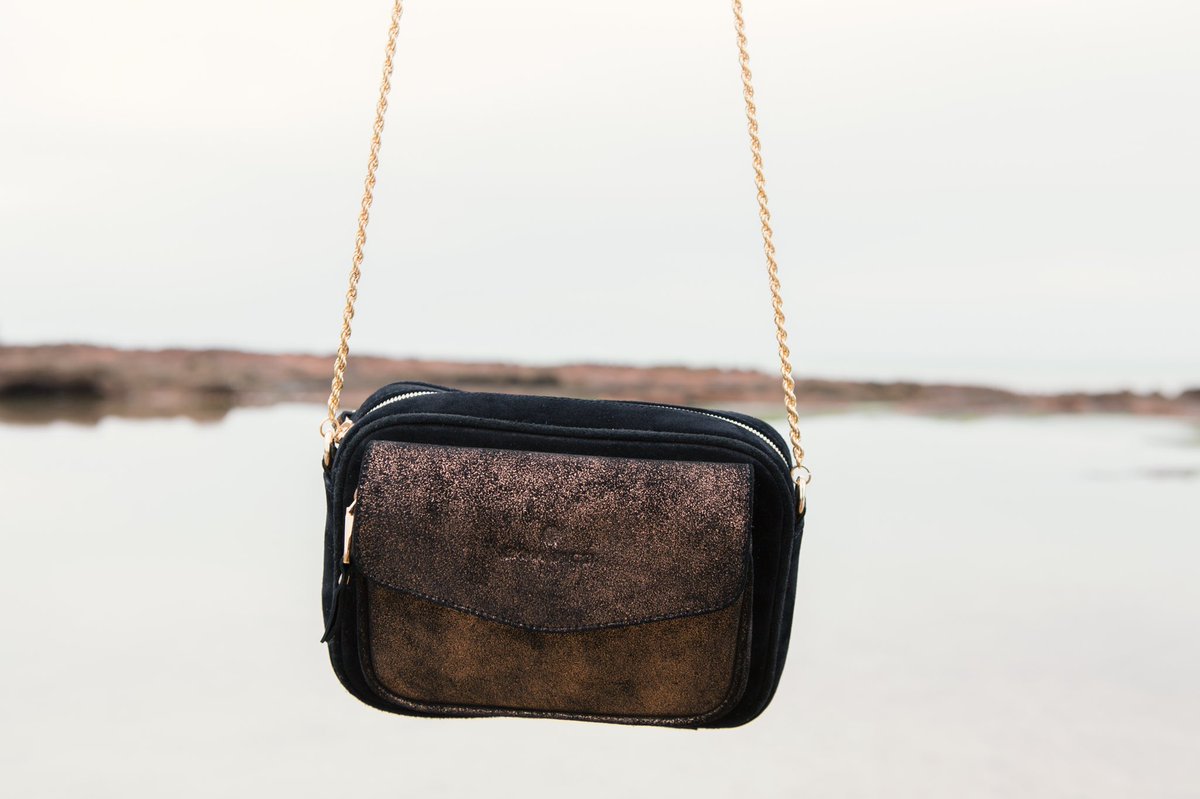 EmmaDucci's tweet photo. « Nala » Black Copper
#EMMADUCCI #creatingandcaring #nalabag #blackcopper #bag #leather #fashion #sac #cuir #creatricefrancaise #frenchdesigner #luxury #luxe #leatherbag
#handmade #luxurybag #frenchriviera 🇫🇷#monaco 🇲🇨#picoftheday #facebook #instagram #twitter 📸@hindbouqartacha https://t.co/xSOZsnZb8L