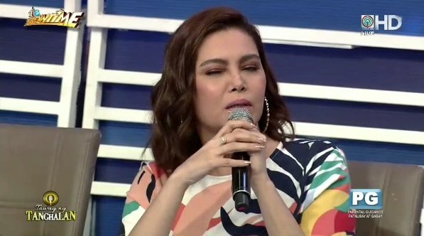 reginesbejiran's tweet photo. Happiness always lalo't nakikita ko ang ngiti ng aking fave hurado, atehhh @kbrosas ❤ sa #TawagngTanghalan Nakakatuwang magbigay ng comments!!! Enjoy lang sa @itsShowtimeNa #ShowtimeBidaFun https://t.co/eKBF6POJi3