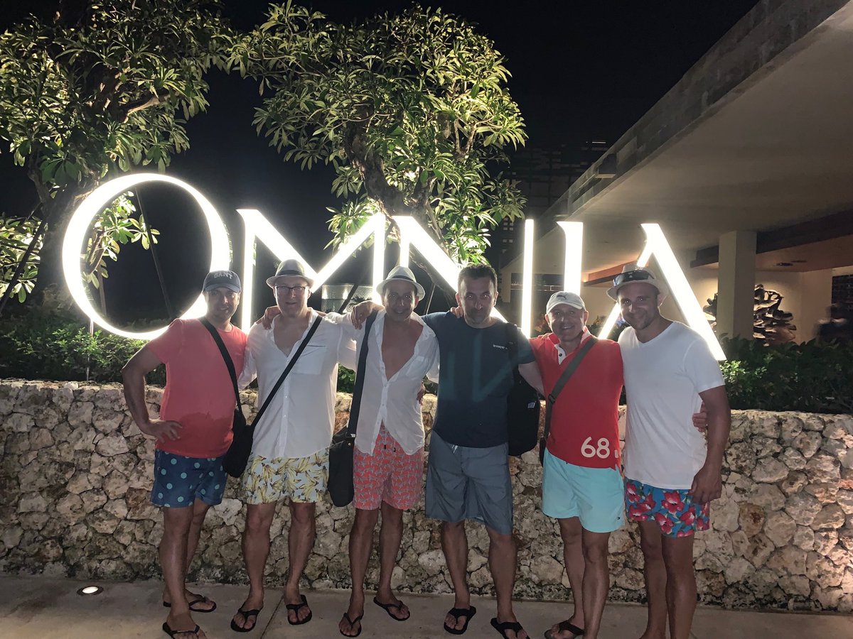 ScudMark's tweet photo. How goods Bali ?? 👌🍹🍺
#Bali #villa #chill #holiday #relax #swim #drink #eat #beachclubs #omnia #mrssippy #mexicola #kutada #sardines #metis #damaria #cocktails #bintang #massage https://t.co/qJ1erdq3Go