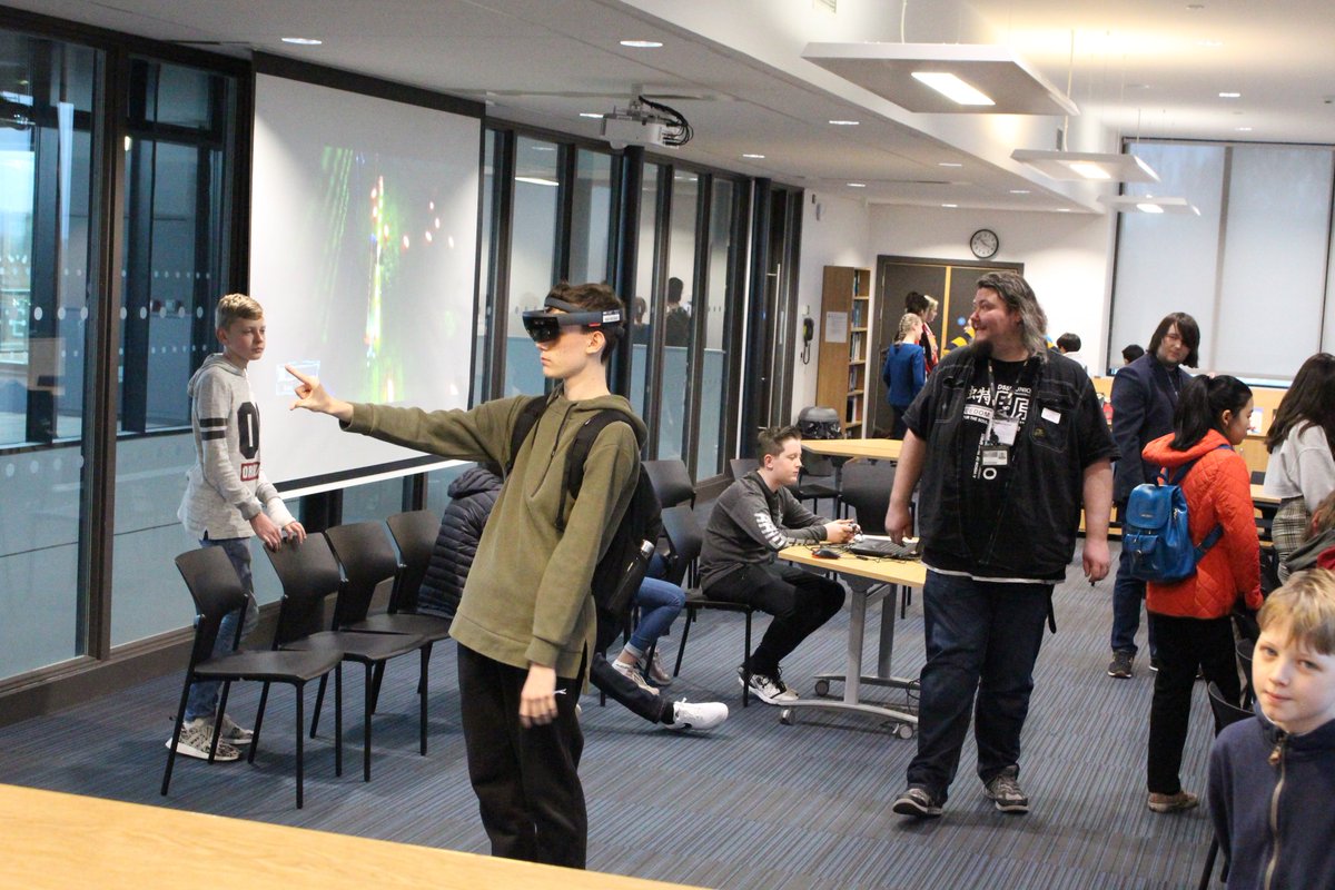 ReptonCompSci's tweet photo. Fantastic AR/VR Masterclass with @DerbyUni.  Smiles all round for the #Ri_Masterclass pupils from @ChelloAcademy @JohnPortSpencer @LeesBrookSchool @DerbyHighSchool @johnflamsteed @InfoLCS @ReptonSchool @noelbakerlead @pagethighschool @PingleAcademy @DerbyMoor https://t.co/rdM5KCCJOl