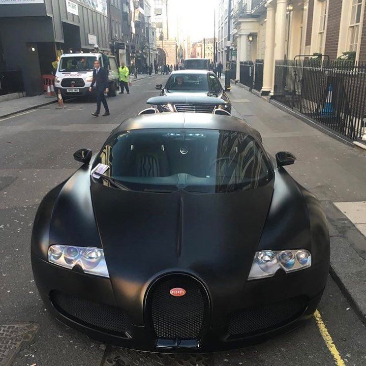 Lifes_Luxuries_'s tweet photo. Bugatti courtesy of @458mrp 👌🏼 #veryon #london #itswhitenoise #matte #black #lifesluxurys https://t.co/JMFndMo9qu
