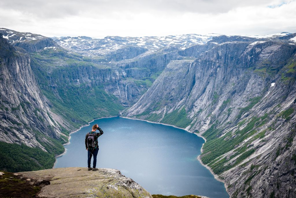 GreatEndCo's tweet photo. That feeling of infinite freedom 😍 😎 ⛰️ 

#hiking #nature #travel #mountains #adventure #landscape #outdoors #photography #naturephotography #winter #mountain #trekking #explore #wanderlust #hike #clothing #menswear #womenswear https://t.co/mGHcurvtT6