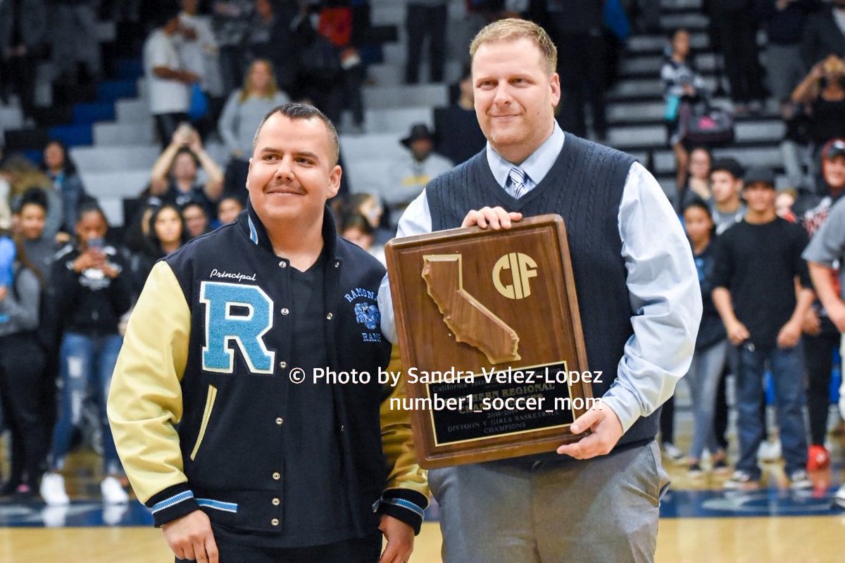 Nmbr1soccermom's tweet photo. Congratulations Ramona Rams on becoming the CIF Champions!! That was a very exciting game. Great job everyone!! ππΌππΌππΌπβΉοΈββοΈ @RamonaRowdyRams @ramonarams
#RHSrams #RamonaHS #basketball #RamPride #HornsUp #CIFSS #Champions #CIFSSChampions #sportsphotographer https://t.co/GvcBMsjEW7
