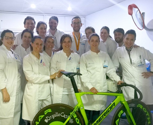 HTmedica's tweet photo. 🚴José Luis Jiménez, técnico en nuestros centros #HTressalta de #CordobaEsp, plata 🥈en el Campeonato de España de Ciclismo Adaptado en Pista. Un éxito fruto del esfuerzo y la constancia que ha compartido con el #EquipoHT. Todo un ejemplo de superación 💪 ¡Enhorabuena! https://t.co/mrGKxFT1iq