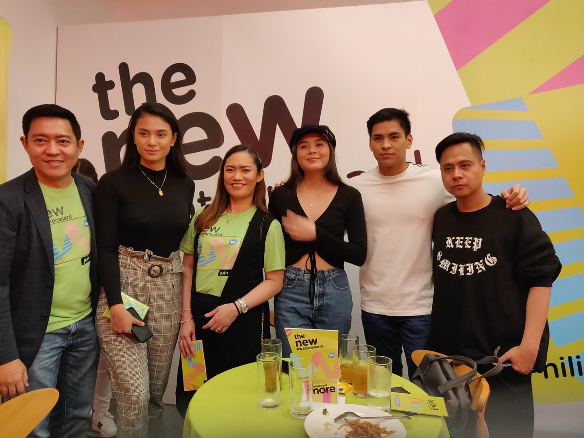 diyarista's tweet photo. NOW: #Kapuso talents #KleaPineda #JoaquinManansala &amp; #AshleyOrtega w/ #Watsons officials promote the #WatsonsCard where #MembersGetMore to #LookGoodFeelGreat .@inquirerdotnet .@InqEnt .@Inq_Lifestyle .@watsonsph https://t.co/6h8LwP8lQ2