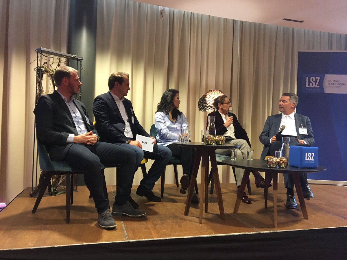 Nagy1AN's tweet photo. Wie viele Personas managt ihr Marketing? Interessante Insights von #AustrianAirlines bei der #fom2019 https://t.co/mqgdZkiV10