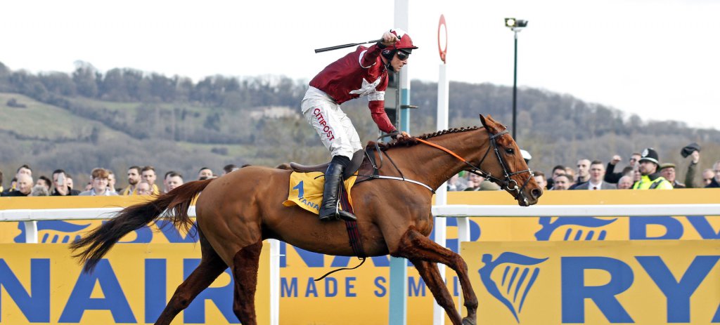 Ryanair's tweet image. We have 2 tickets to the Cheltenham Gold Cup to give away 😃🏇

To enter, just like and RT again. Best of luck 👍 

#Cheltenham2019 @CheltenhamRaces