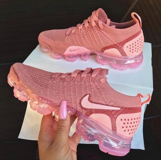 StyledByJay_1's tweet photo. Our Vapour Max Nikes are still running the game, so get yours too!
📦R99 through PAXI
🌈Different colors and designs
👣Sizes available till 9
Please RT this 🤸♀️
#TweetLIkeAPitorian
#HowIsThatAPossibility
#GirlTalkZA https://t.co/rSTYhdlKwc
