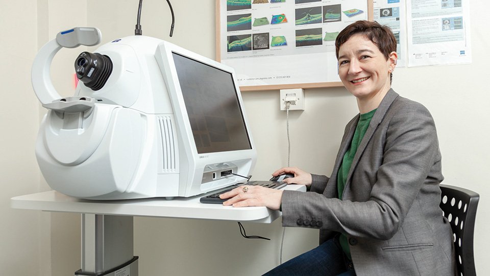 OptometryToday's tweet image. From tips for novices to the pitfalls of over-reliance on normative data, @AstonUniversity's Rebekka Heitmar talks with OT  about harnessing the potential of OCT ow.ly/lZ1p30nSFsO  #TheOCTedition #OCT #OCTinpractice