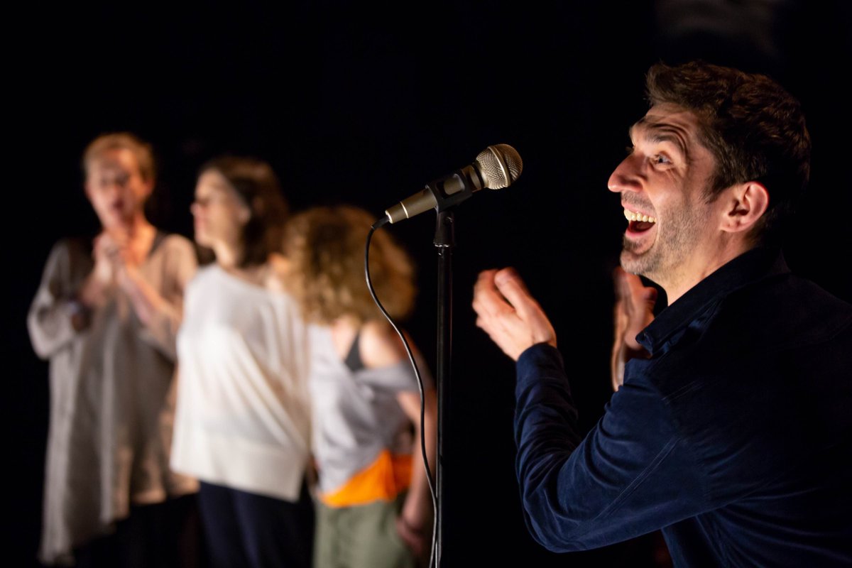 5 star show #TRUTH comes to Ipswich on 12th March. Show at 7:30pm, plus optional #singing #workshop at 4:30pm. <a href="/IpswichQuakers/">Ipswich Quakers</a> <a href="/ipswichstar24/">Ipswich Star</a> <a href="/paulhodgkin/">Paul Hodgkin</a> @ChrisRowbury Please RT or add yourself to the Facebook event facebook.com/events/2886407… #SongTheatre helenchadwicksongtheatre.com