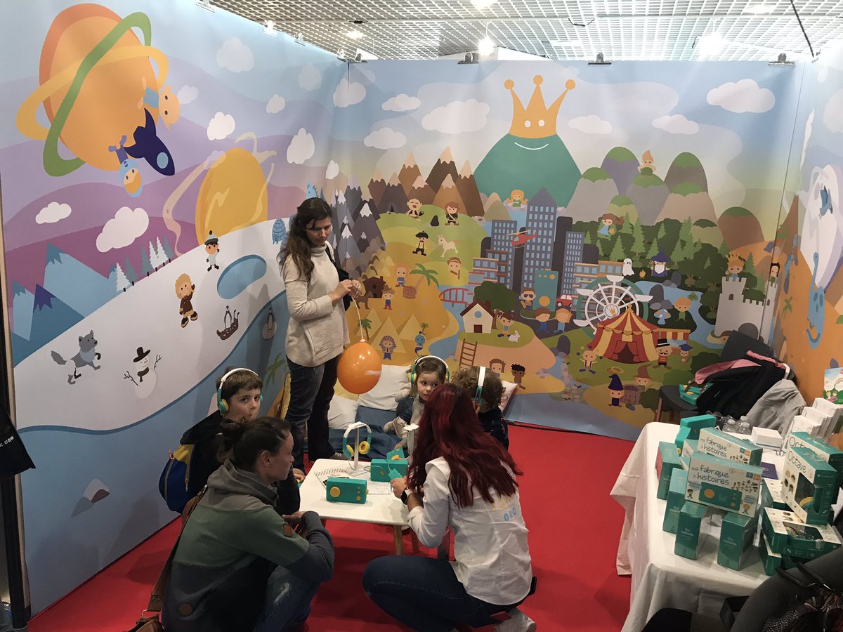 MathiasLunii's tweet photo. Heeeeeeeeelp invasion sur le stand @luniimaginaire  au #FIJ2019 #Cannes2019 https://t.co/V6zPvt9VAI