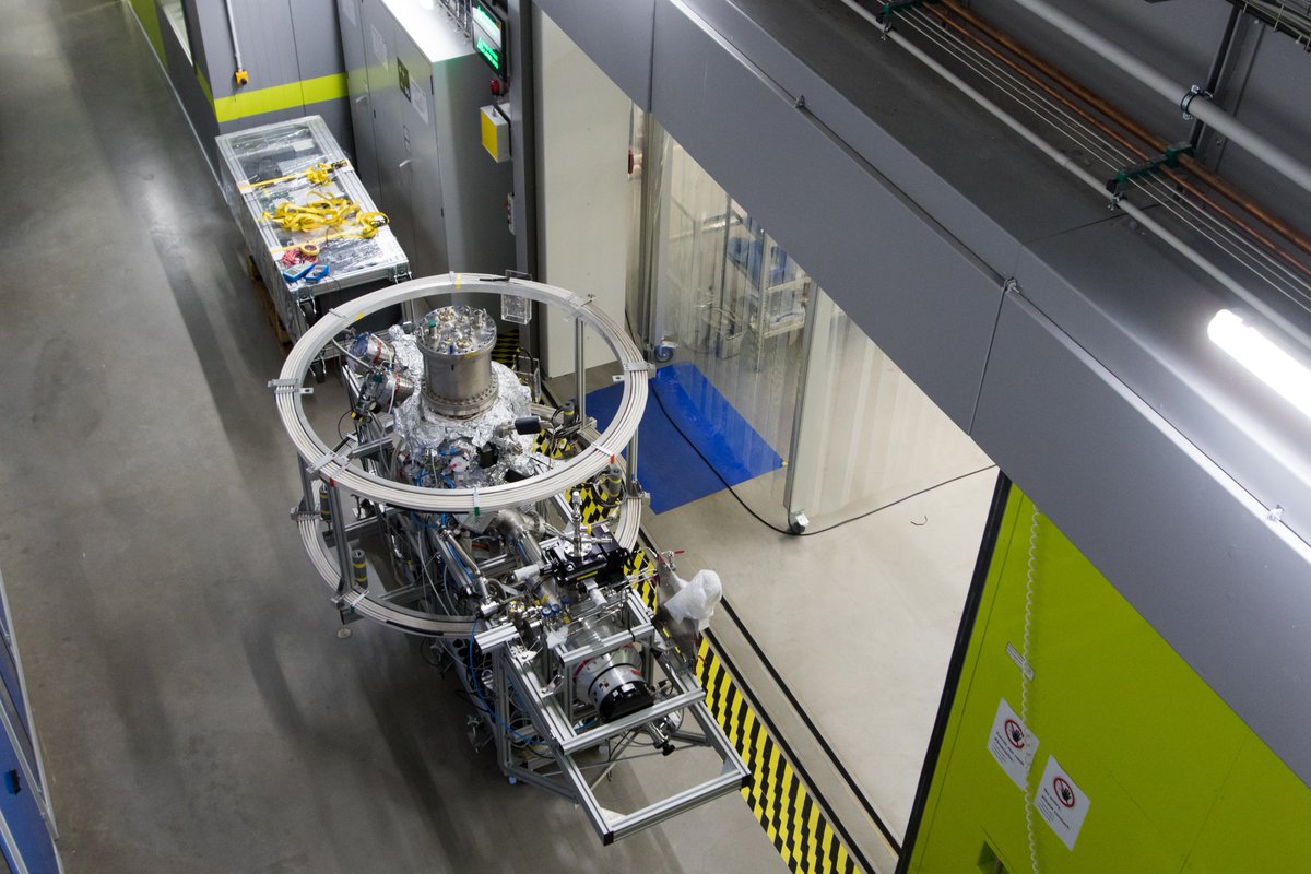 EuropeanXFEL's tweet photo. The REMI arrived on site @EuropeanXFEL in Schenefeld mid Jan. After 2 weeks of installation and 2 weeks of outgasing at high temp, the desired ultra-high vacuum of 1e-11 mbar was reached. 💪💫🌡️ https://t.co/e0PVJTsUBx