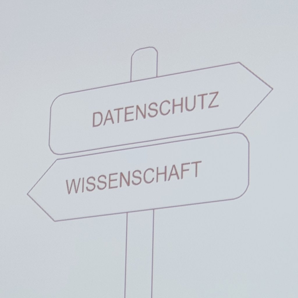i_speiser's tweet image. Stefan Knotzer betrachtet potentielle Interessenkonflikte zwischen #Datenschutz und Wissenschaft auf dem Gebiet des IoT. #iris2019