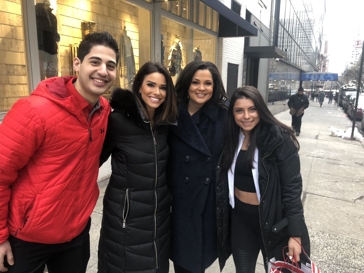 DominicScianna's tweet photo. @OTMTraining hits Manhattan this morning for an appearance on @fox5ny &amp; runs into @sukanya &amp; @JennLahmers on the street #GoodDayWakeUp https://t.co/nn4ixT4zRx