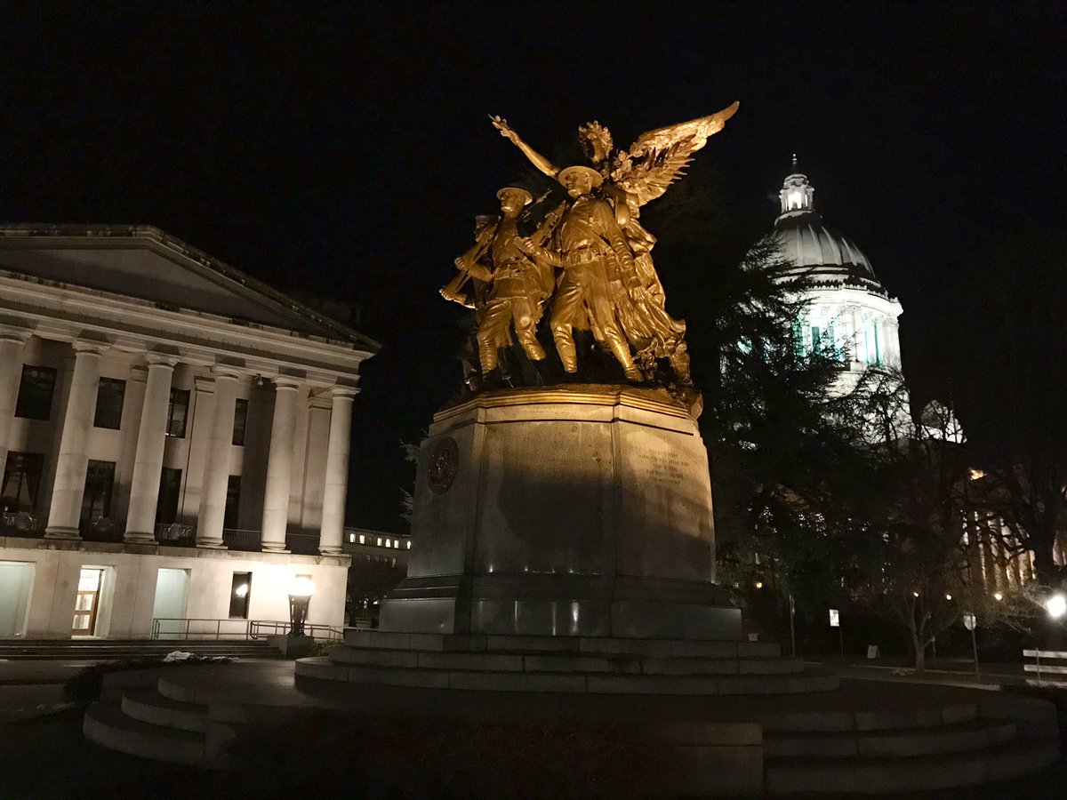 seanjamesdesign's tweet photo. Some scenes from my trip to #StunningSeattle to visit and present at @NWFGS for #SpringInFeb (1st speech is today and back again tomorrow!)

What an amazing city!
#StateCapitol #DefiancePoint #WrightPark #SpaceNeedle https://t.co/PSTZinqBSa