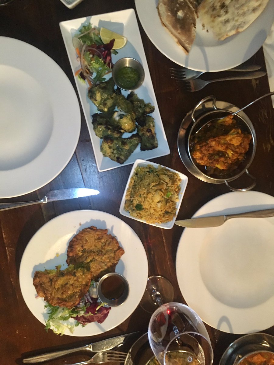 mogulindian's tweet photo. Whether you are choosing to eat out tonight or eat in with takeaway we have the tastiest curries waiting for you... #GreenwichTakeaway #GreenwichFood #SouthLondonTakeaway #Curry https://t.co/ePKk8vCN4v