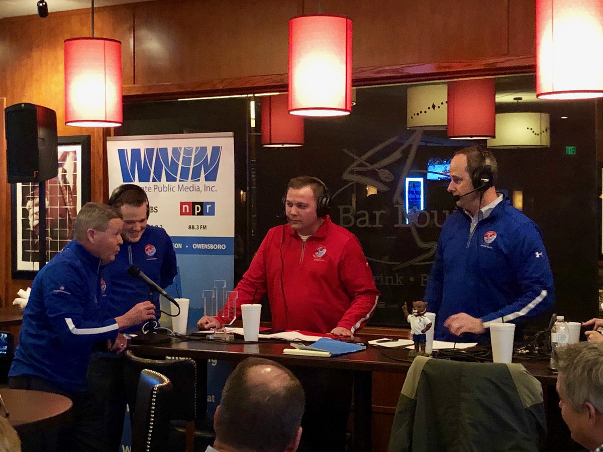 <a href="/redbluehoops/">WNIN-FM</a> sponsor <a href="/_GermanAmerican/">German American</a> rep John Lamb talking on the Bar Louie Live Remote mic last night with <a href="/walkerlbeck/">Walker Beck</a> <a href="/ChadPayton/">Chad Payton</a> &amp; me. Thanks GAB!!