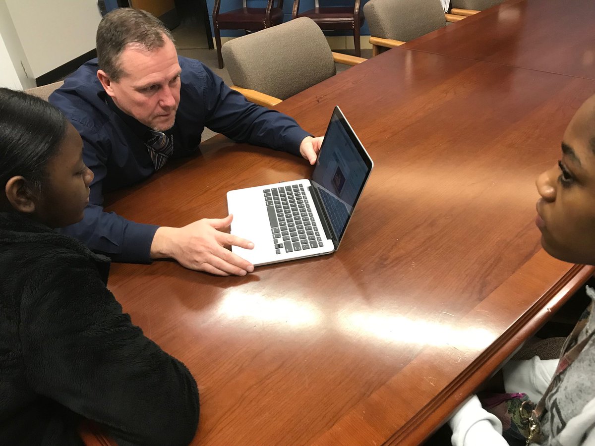 TWhite25177's tweet photo. DuPont Middle School using “Conferences” in ⁦@Schoology⁩ to do their morning announcements. #kcslearning2020 https://t.co/DYhlZkz0td