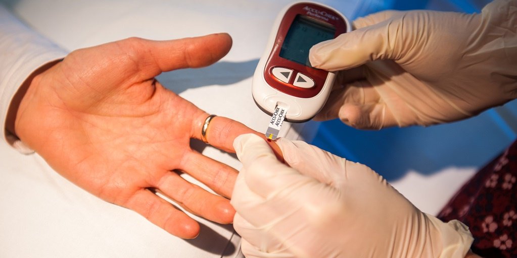 We still don't fully understand what causes #Type1diabetes. Scientists think our genes, viruses &amp; gut bacteria could all be likely culprits that add to our risk. Here we sum up what we know so far about the complex picture behind Type 1: socsi.in/research_jXxbn #ResearchFriday