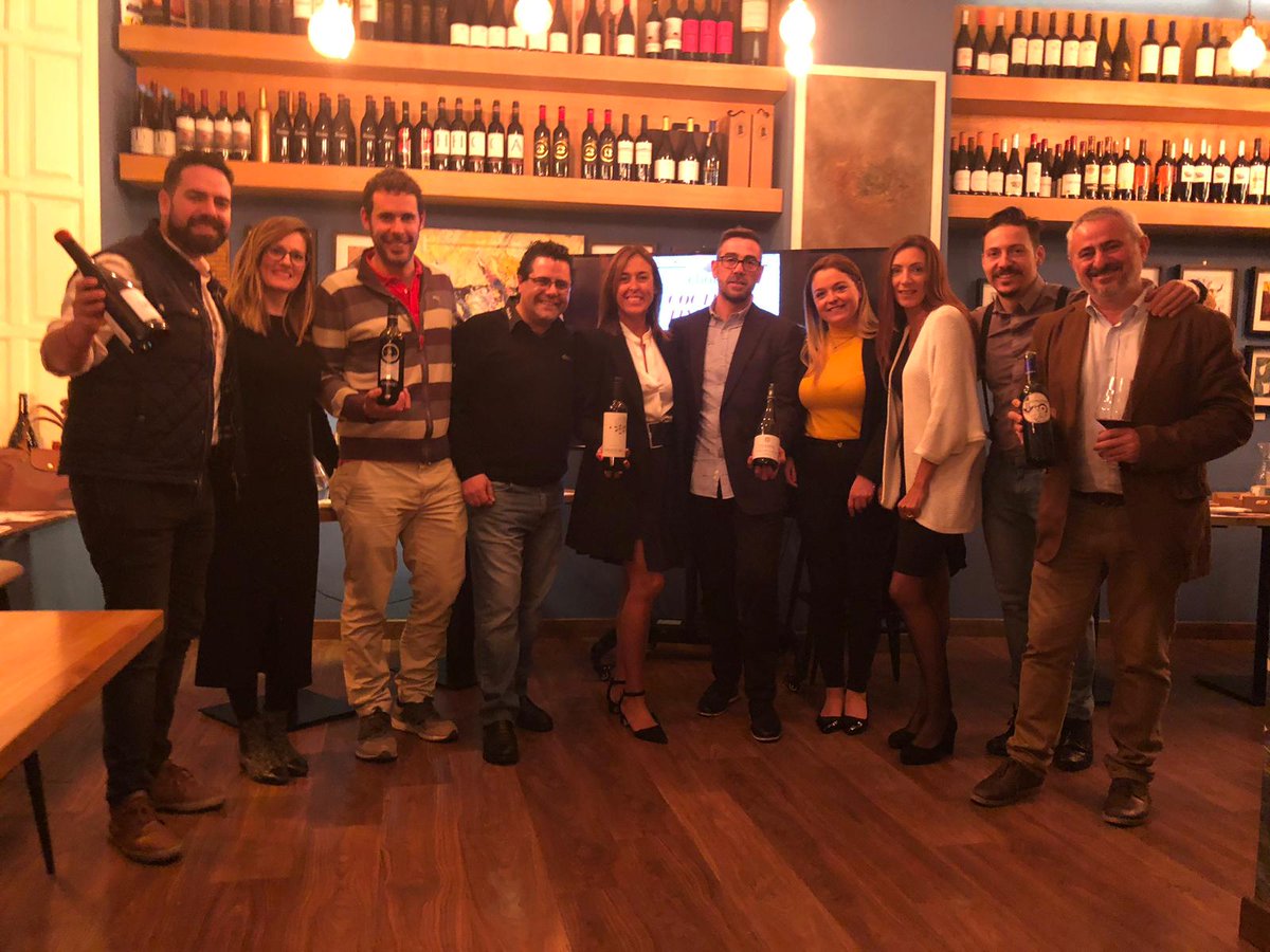 DomVinos tweet media